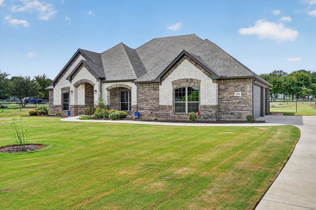 2025 Forest Bluff Trail, Azle, TX 76020 — photo 4
