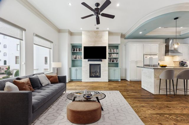 5214 Calle Cordoba Place, Houston, TX 77007