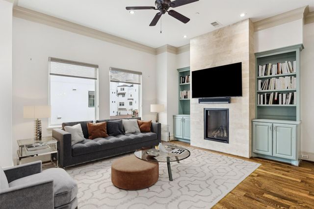 5214 Calle Cordoba Place, Houston, TX 77007