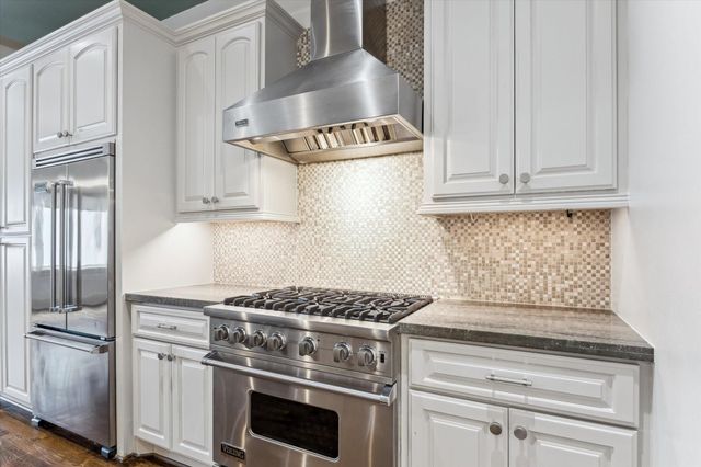 5214 Calle Cordoba Place, Houston, TX 77007