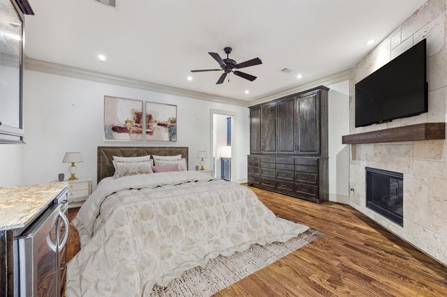 5214 Calle Cordoba Place, Houston, TX 77007