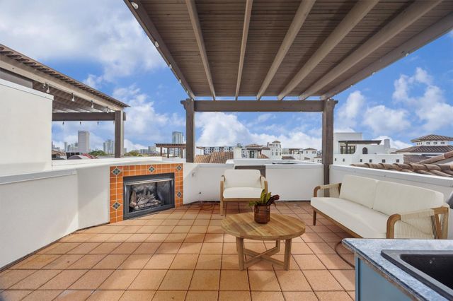 5214 Calle Cordoba Place, Houston, TX 77007