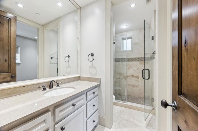 5214 Calle Cordoba Place, Houston, TX 77007
