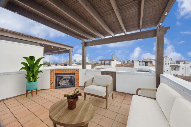 5214 Calle Cordoba Place, Houston, TX 77007