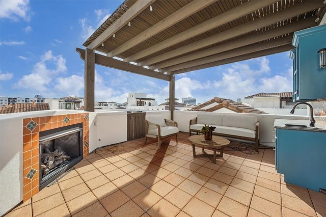 5214 Calle Cordoba Place, Houston, TX 77007
