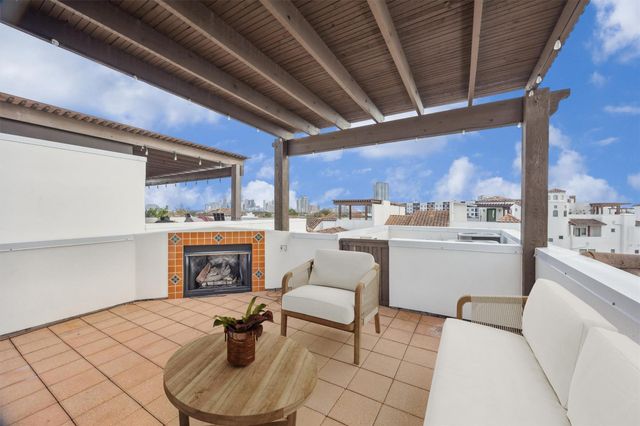 5214 Calle Cordoba Place, Houston, TX 77007