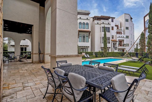5214 Calle Cordoba Place, Houston, TX 77007