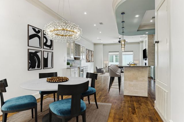 5214 Calle Cordoba Place, Houston, TX 77007