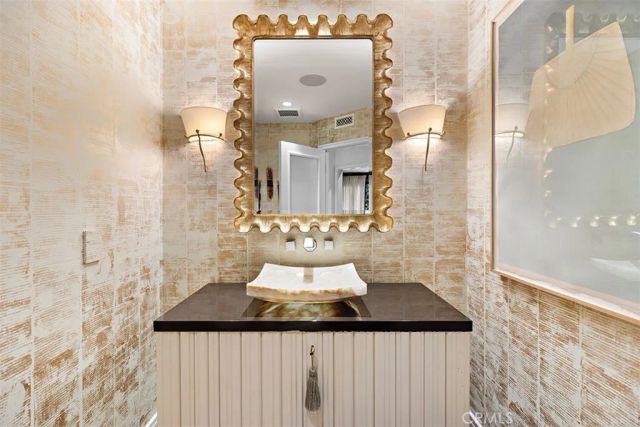 14 Rue Grand Ducal, Newport Beach, CA 92660