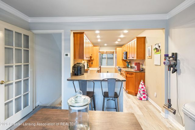 906 Montevideo Drive B, Lansing, MI 48917