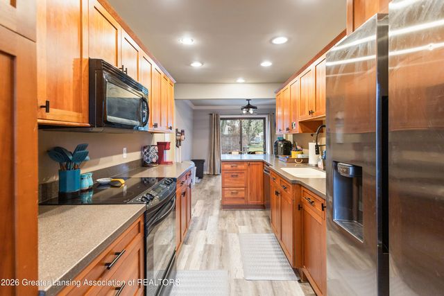 906 Montevideo Drive B, Lansing, MI 48917