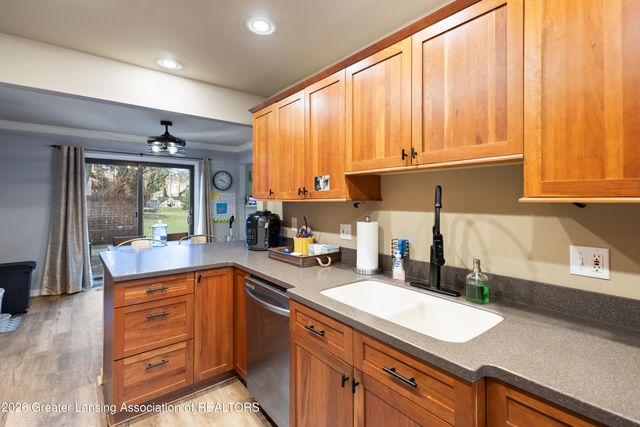 906 Montevideo Drive B, Lansing, MI 48917