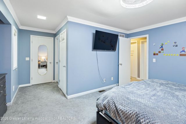 906 Montevideo Drive B, Lansing, MI 48917