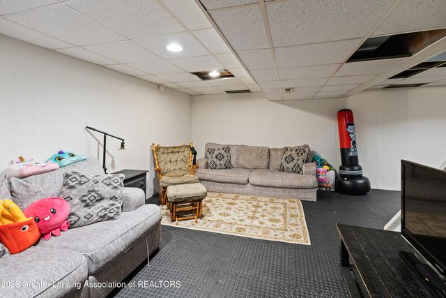 906 Montevideo Drive B, Lansing, MI 48917