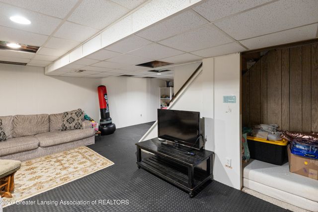 906 Montevideo Drive B, Lansing, MI 48917