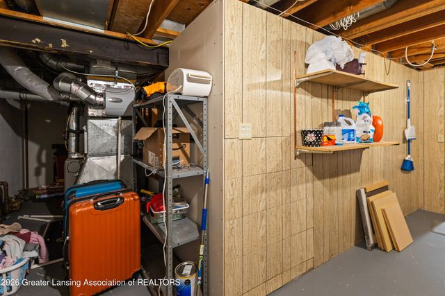 906 Montevideo Drive B, Lansing, MI 48917