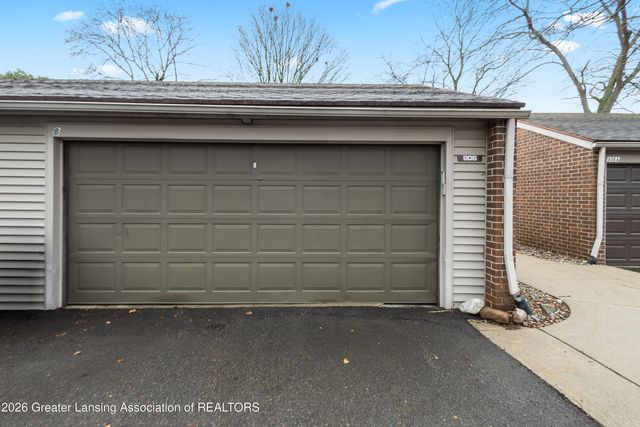 906 Montevideo Drive B, Lansing, MI 48917