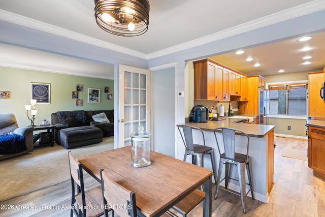 906 Montevideo Drive B, Lansing, MI 48917