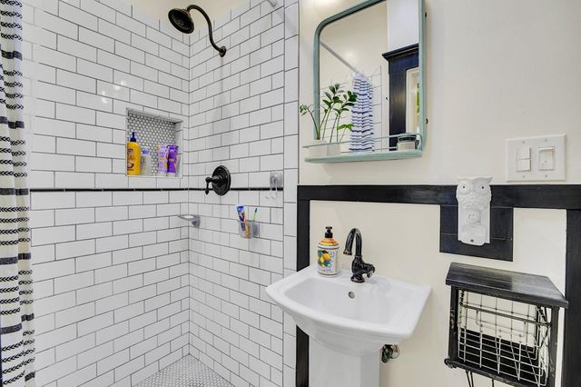 1215 Castro St, Martinez, CA 94553