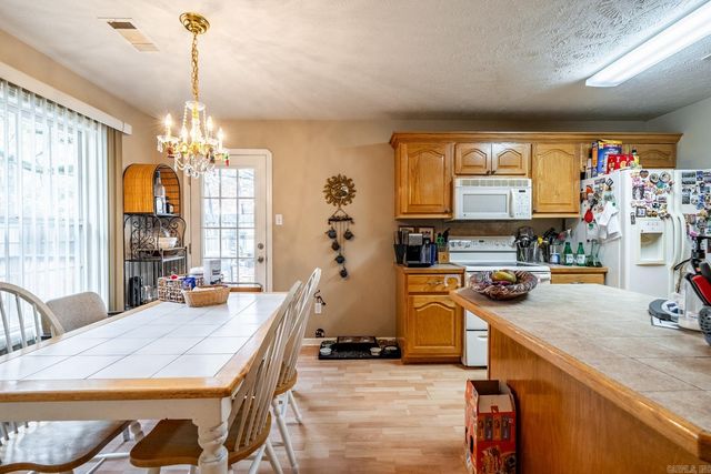 1665 Highpoint, Conway, AR 72034