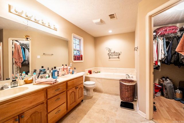 1665 Highpoint, Conway, AR 72034