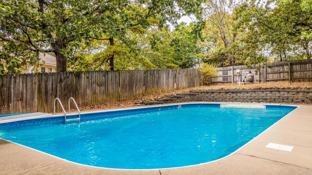 1665 Highpoint, Conway, AR 72034