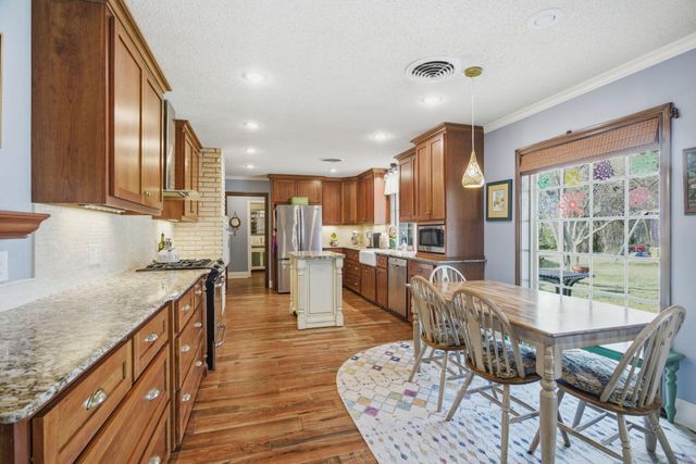 1518 S Chateau Circle, Lake Charles, LA 70605