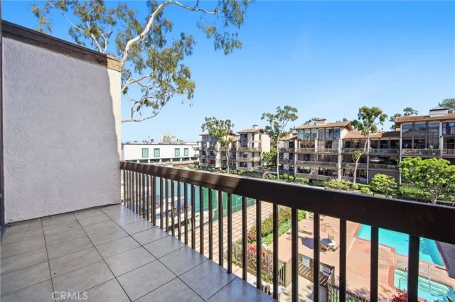 6318 Marina Pacifica Drive North, Long Beach, CA 90803
