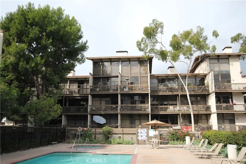 6318 Marina Pacifica Drive North, Long Beach, CA 90803