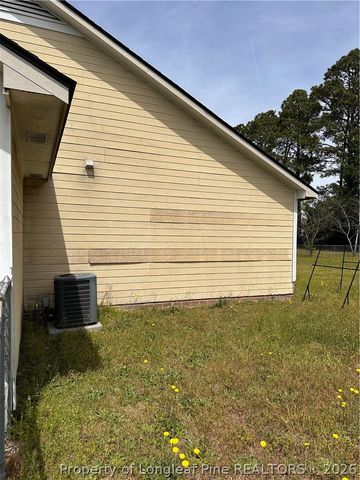 806 S Buckeye Drive, Raeford, NC 28376
