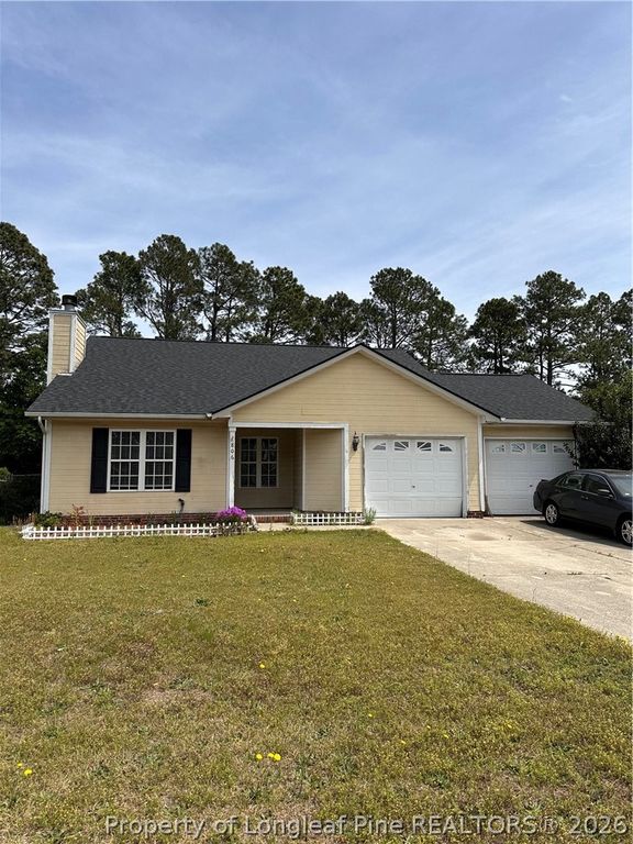 806 S Buckeye Drive, Raeford, NC 28376