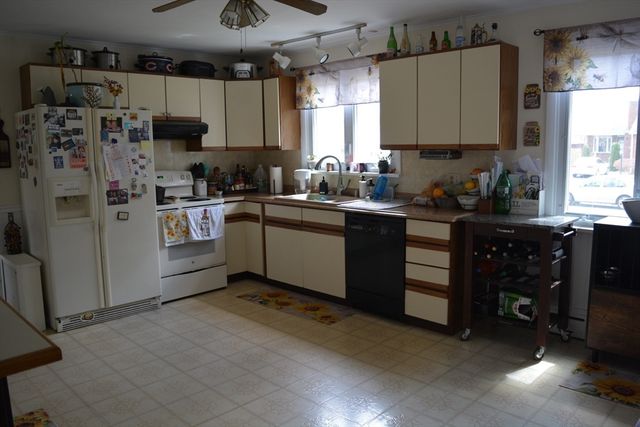 18 Highland Park Drive, West Springfield, MA 01089