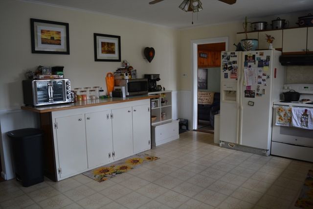 18 Highland Park Drive, West Springfield, MA 01089