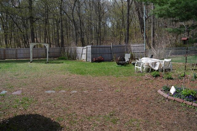 18 Highland Park Drive, West Springfield, MA 01089