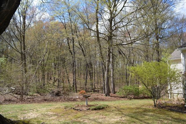 18 Highland Park Drive, West Springfield, MA 01089