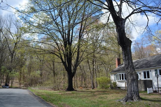 18 Highland Park Drive, West Springfield, MA 01089