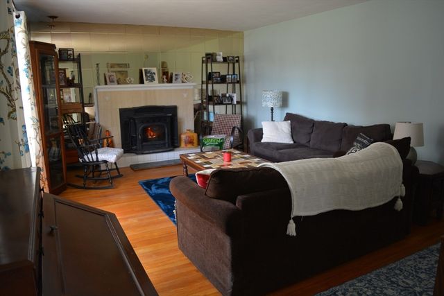 18 Highland Park Drive, West Springfield, MA 01089