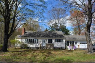 18 Highland Park Drive, West Springfield, MA 01089