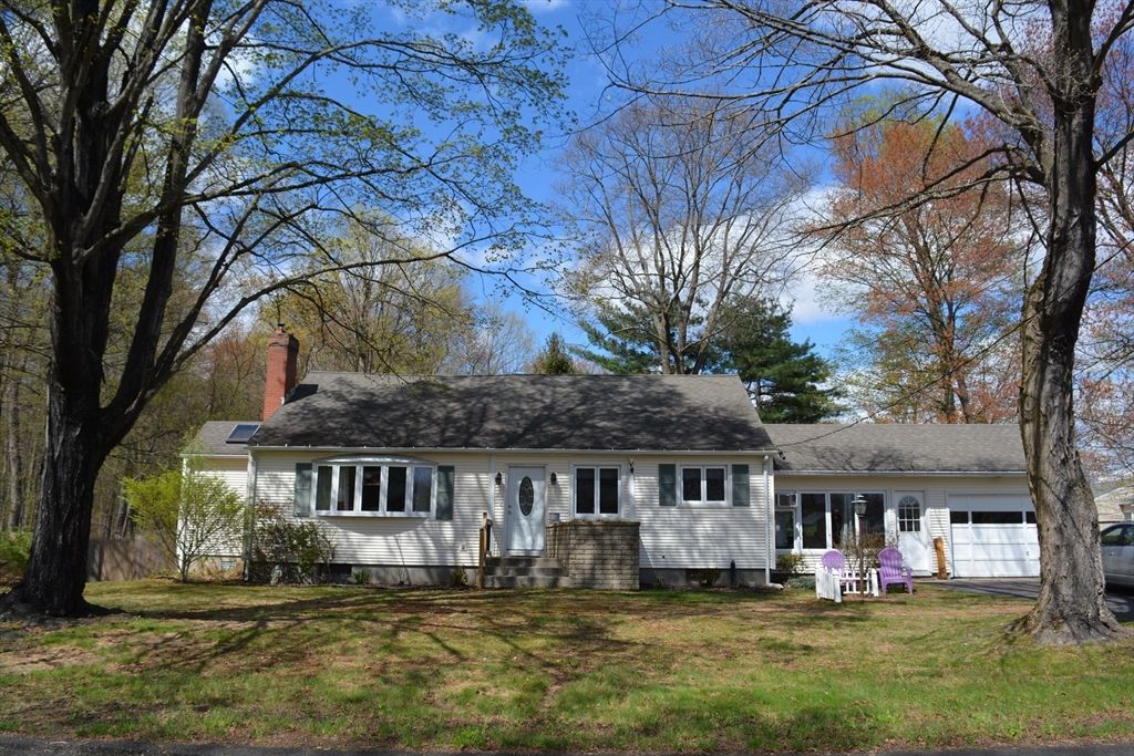 18 Highland Park Drive, West Springfield, MA 01089