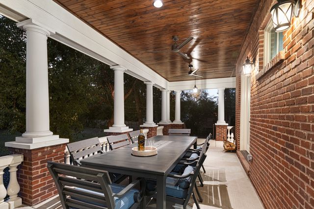 326 E Central Road, Arlington Heights, IL 60005