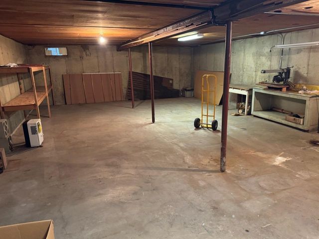 411 Midland Lane, Monona, WI 53716