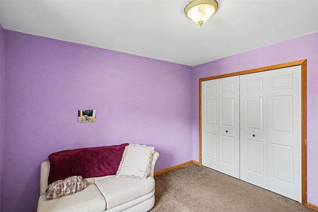 2422 Par Court, Howell, MI 48843