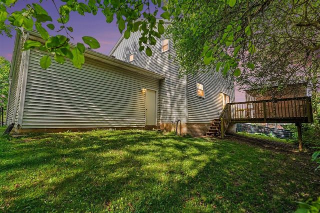 2422 Par Court, Howell, MI 48843