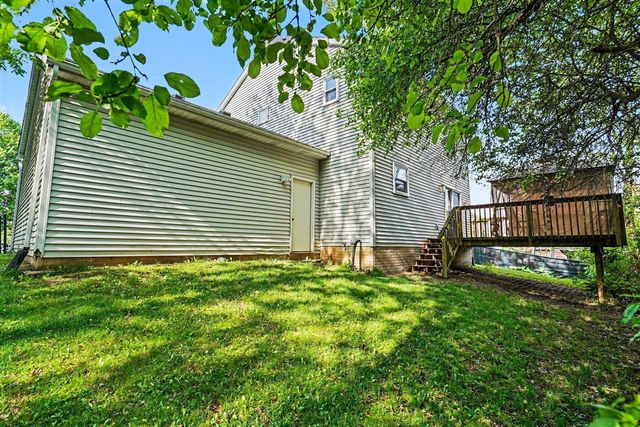 2422 Par Court, Howell, MI 48843