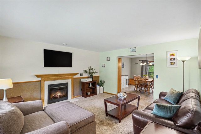 2422 Par Court, Howell, MI 48843