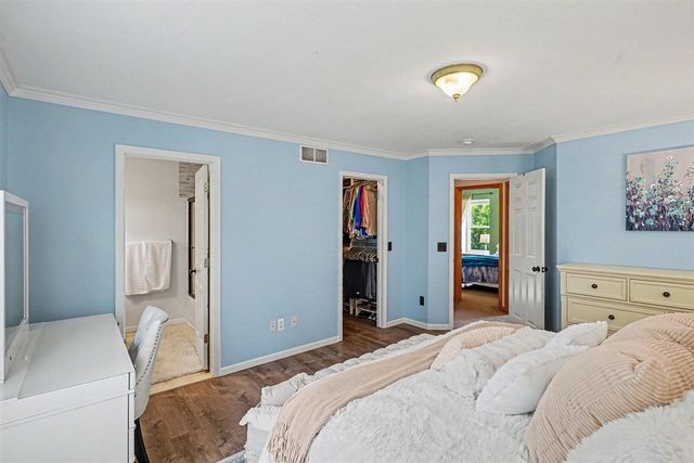 2422 Par Court, Howell, MI 48843