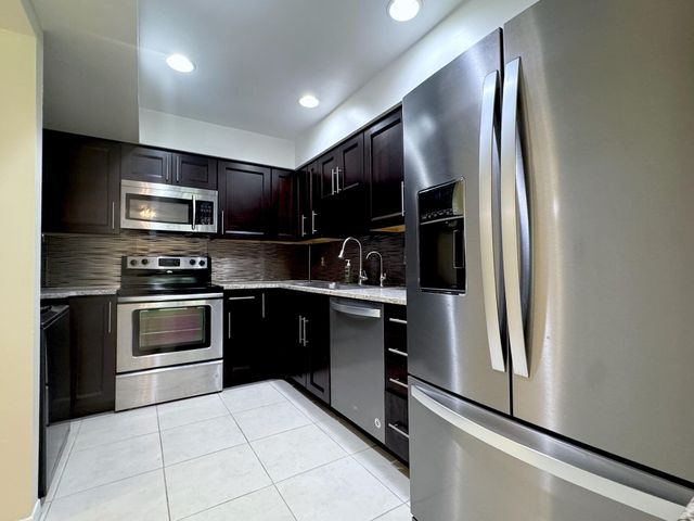 1180 Carlton Court 207, Fort Pierce, FL 34949
