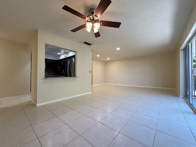 1180 Carlton Court 207, Fort Pierce, FL 34949