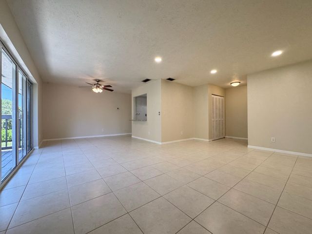 1180 Carlton Court 207, Fort Pierce, FL 34949