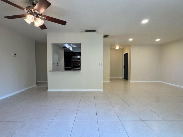 1180 Carlton Court 207, Fort Pierce, FL 34949